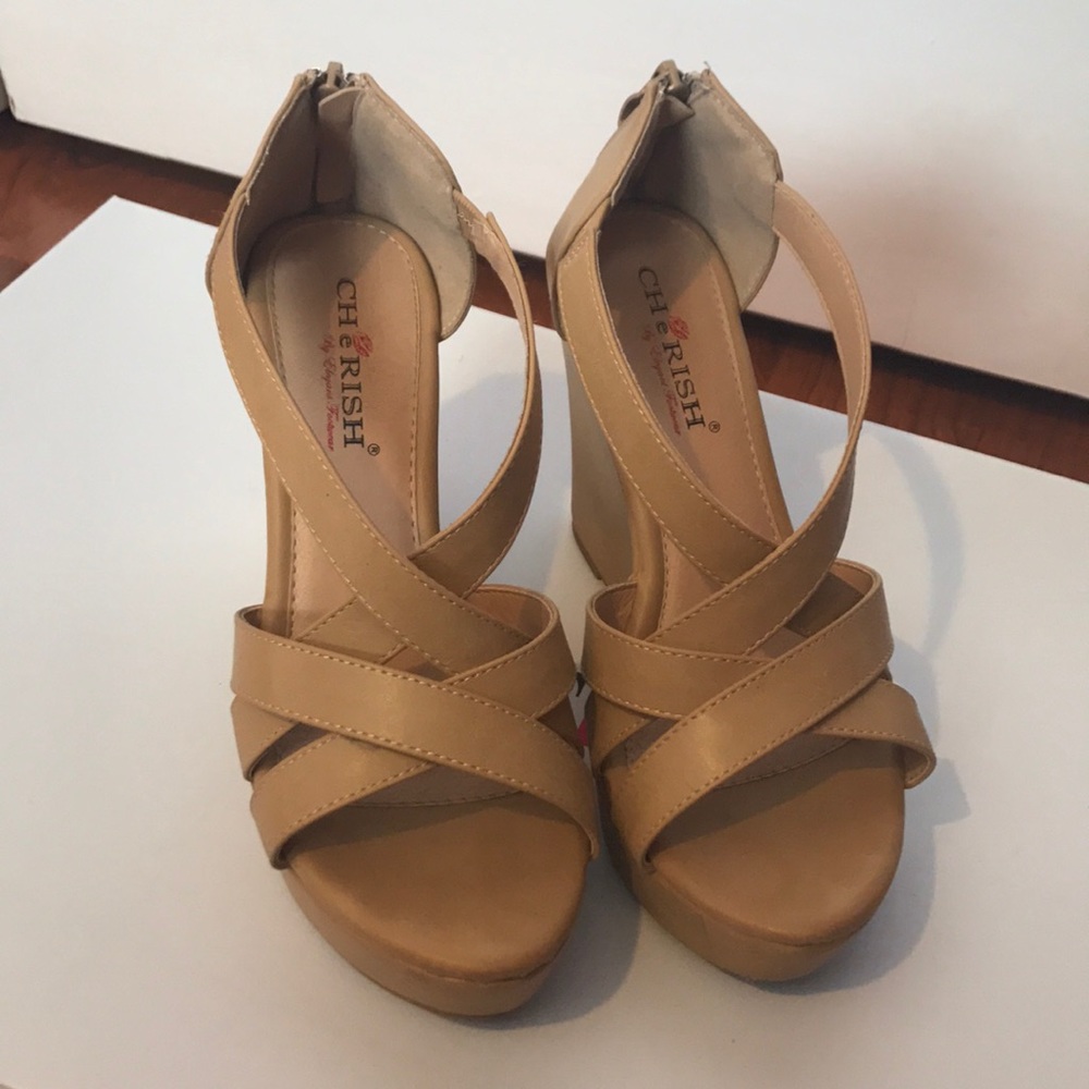 Nude Wedges